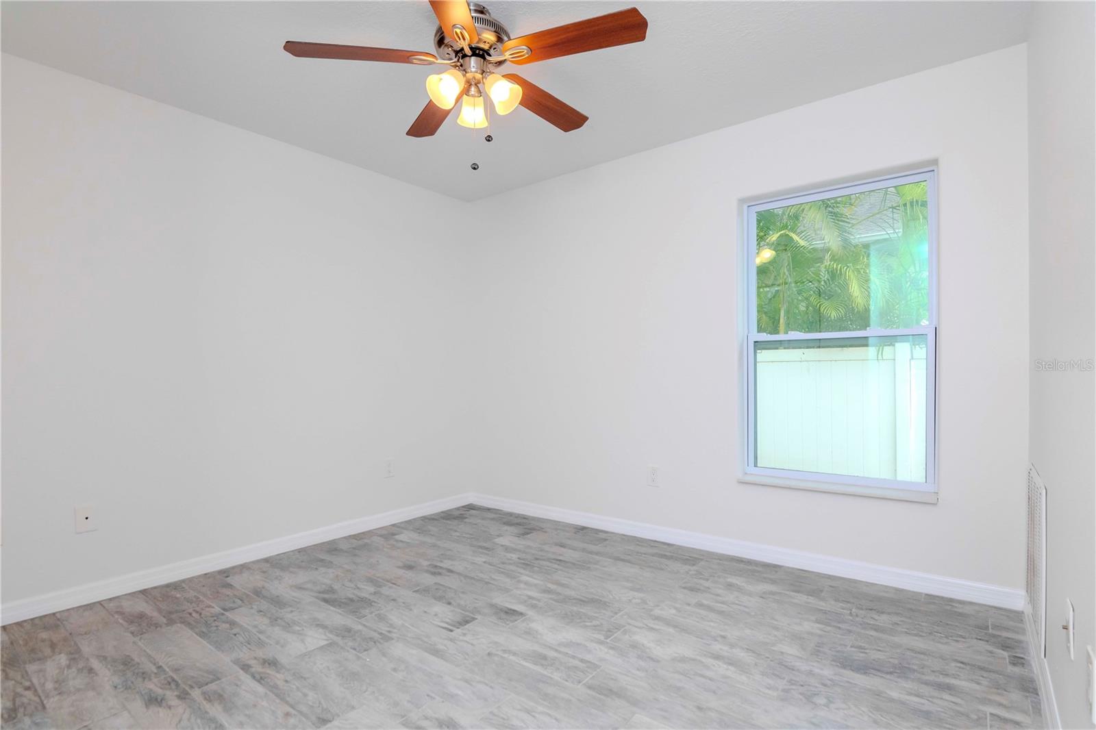 TREASURE PARK - Residential Lease