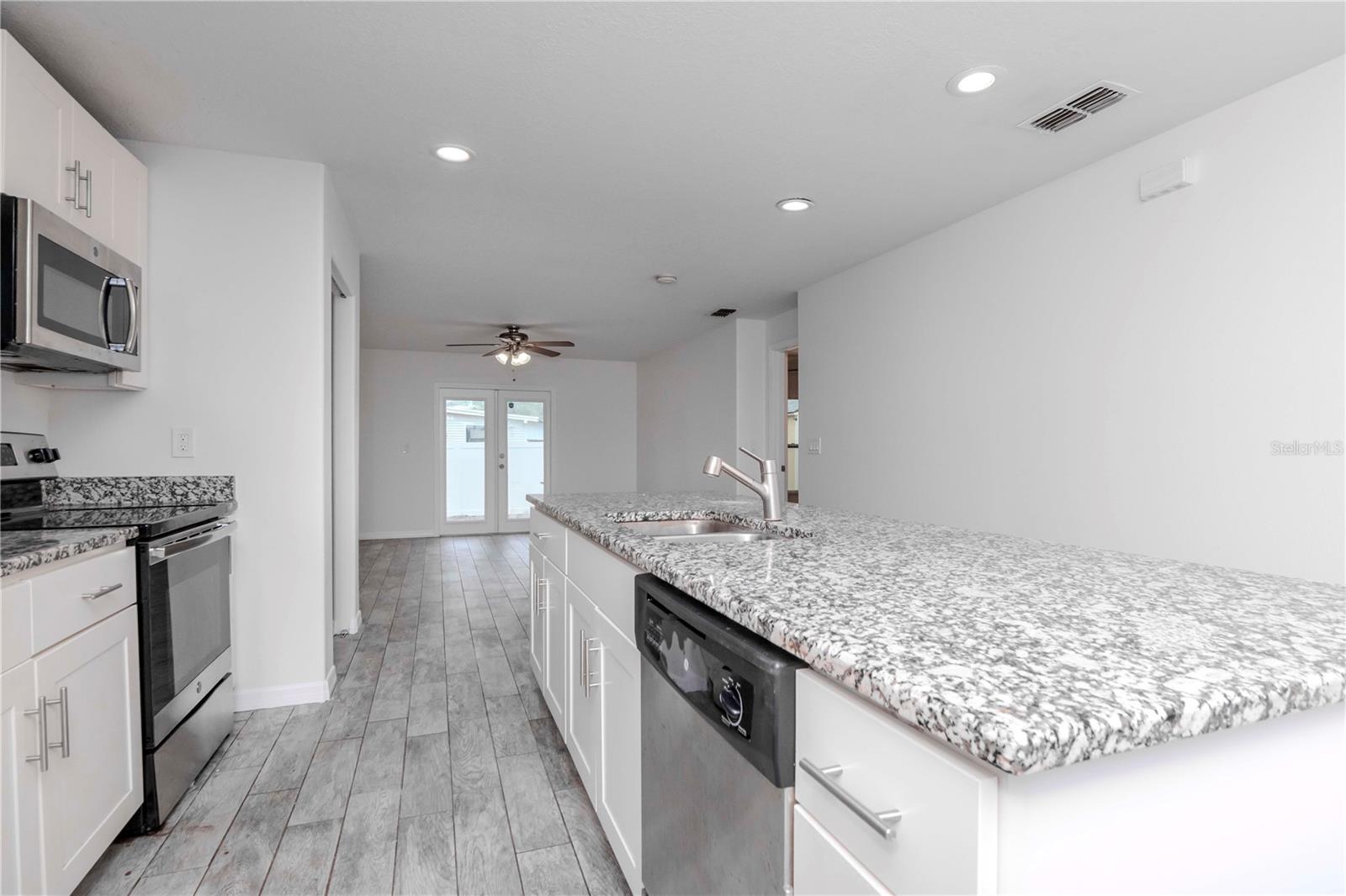 TREASURE PARK - Residential Lease