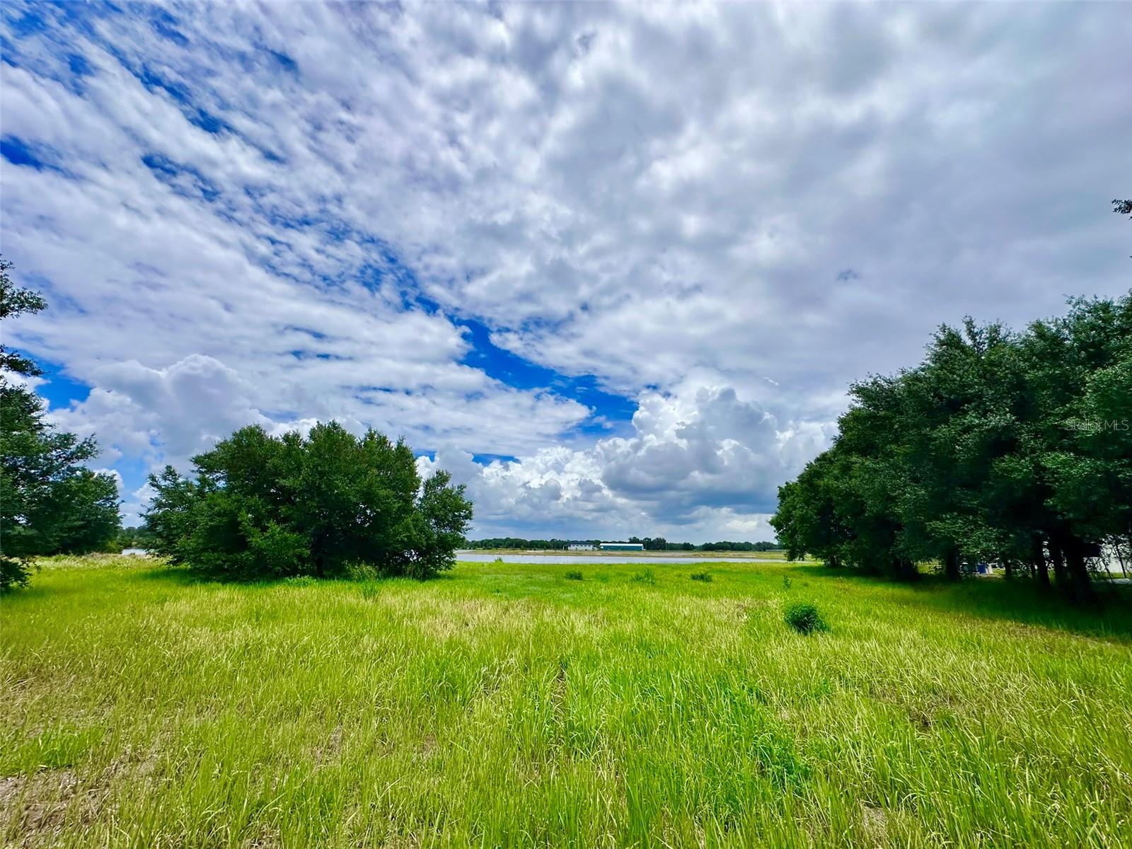 LAKESIDE RANCH - Land