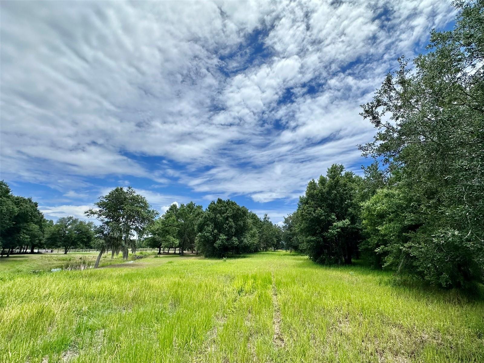 LAKESIDE RANCH - Land