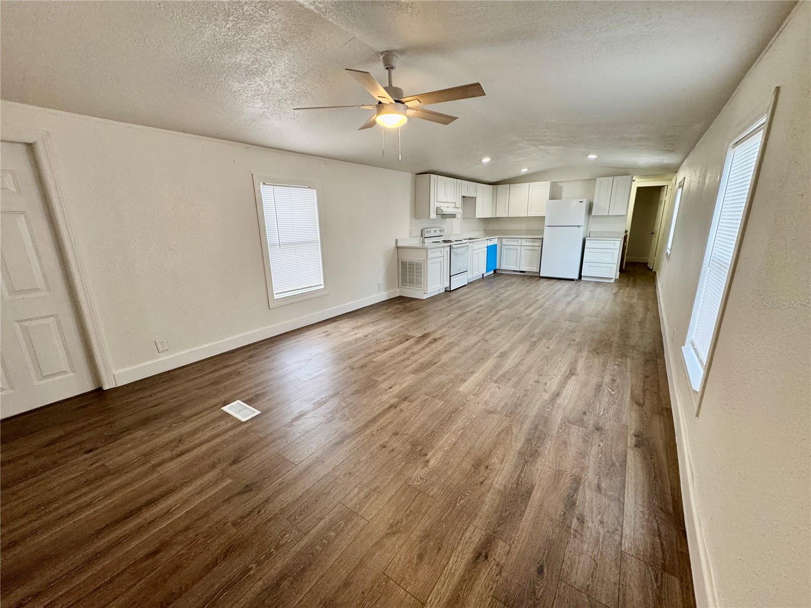 HIDDEN LAKE RESORT - Residential Lease