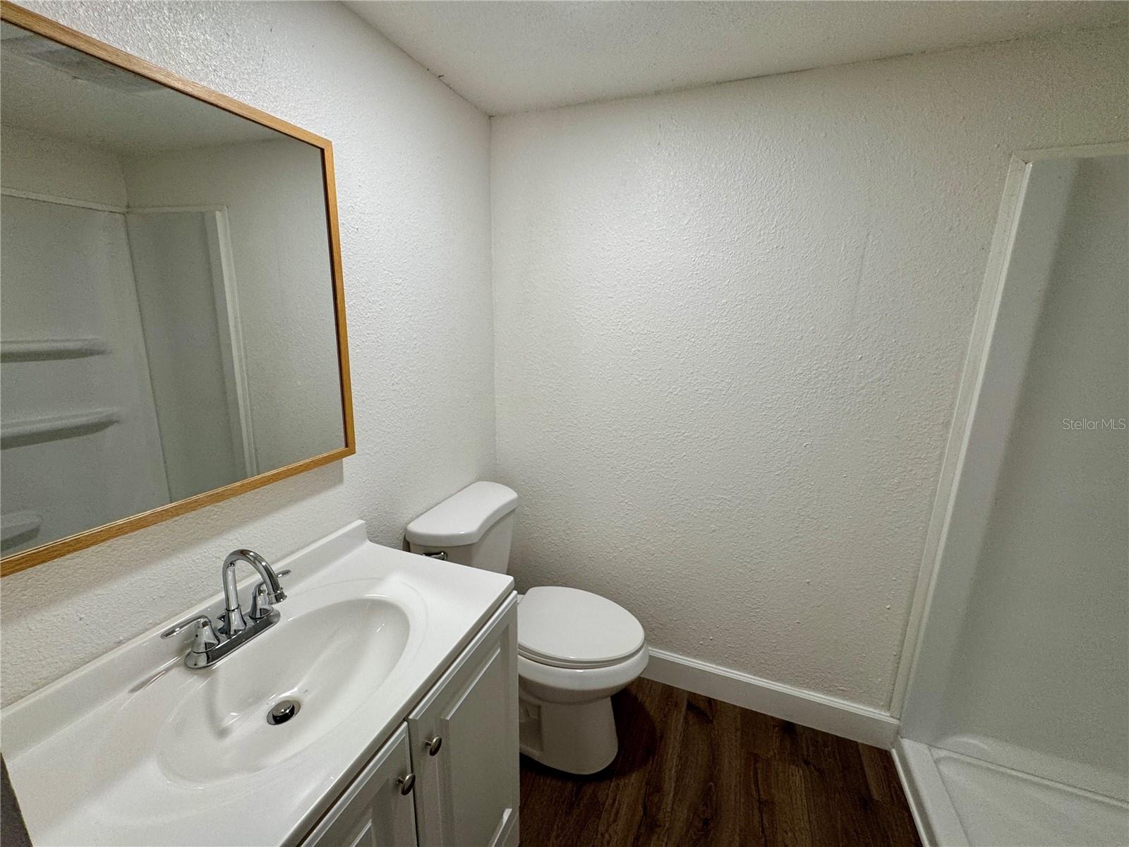 HIDDEN LAKE RESORT - Residential Lease