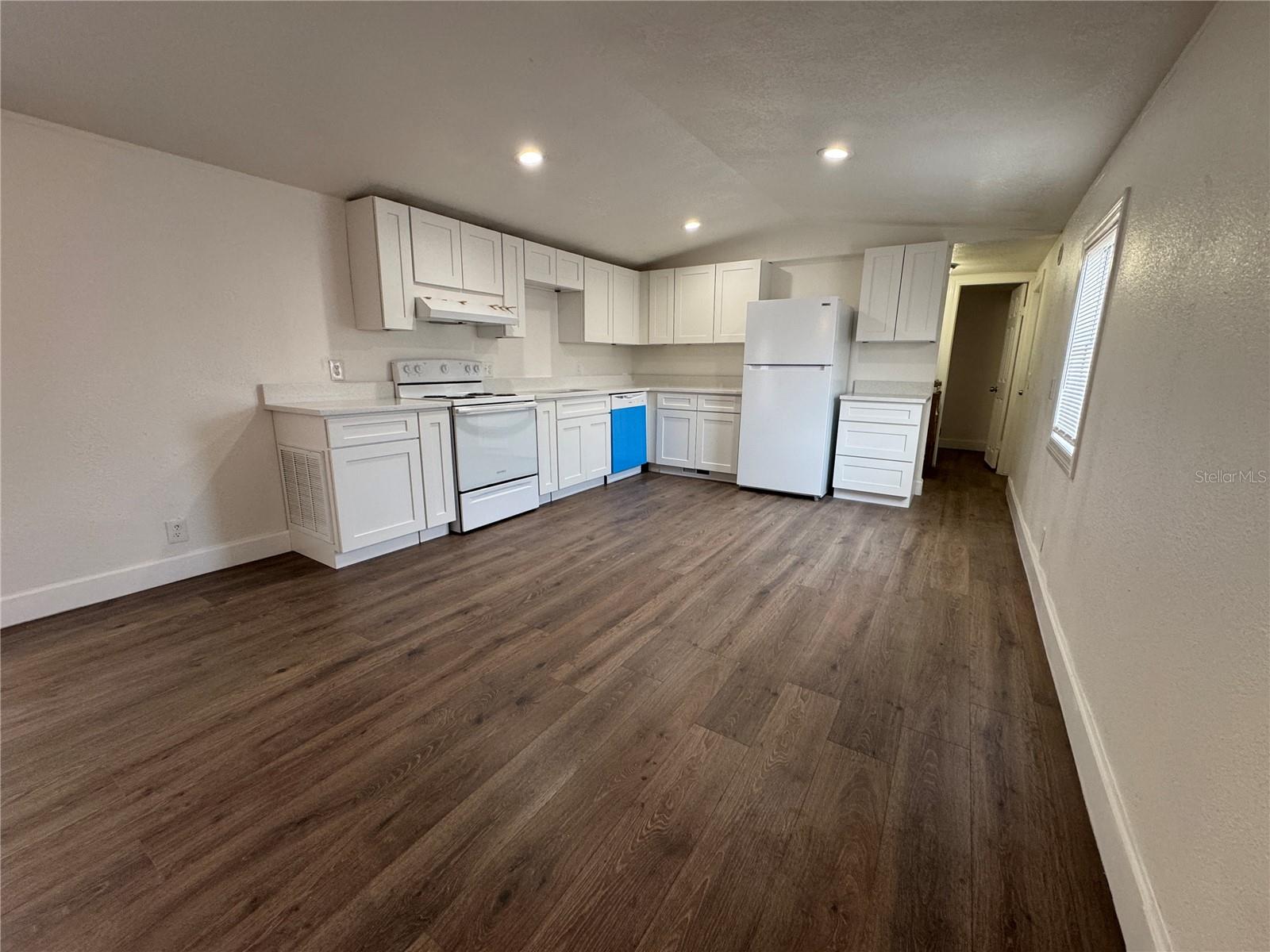 HIDDEN LAKE RESORT - Residential Lease