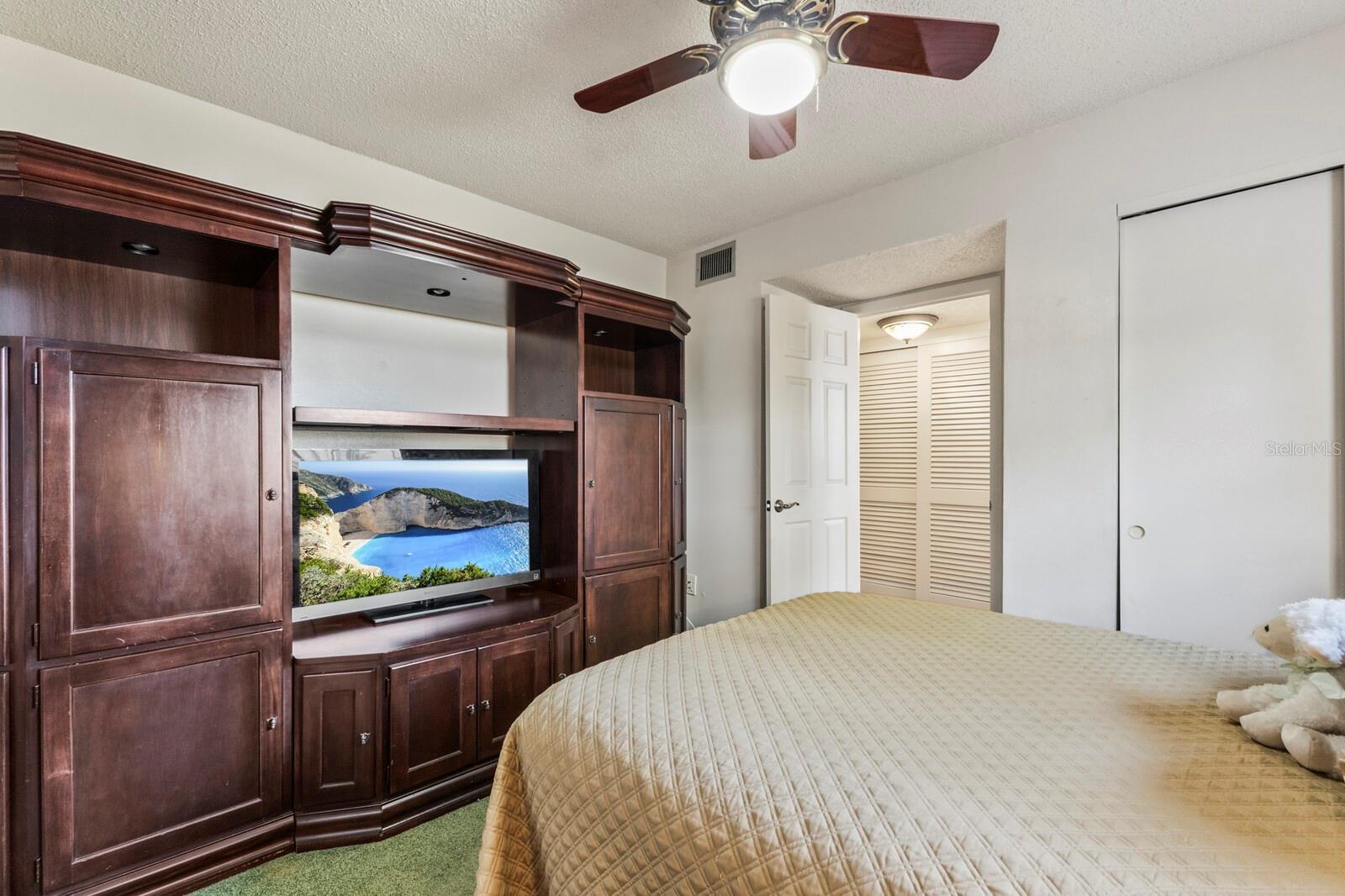 BAYSHORE ON THE LAKE APTS SEC 2 - Residential