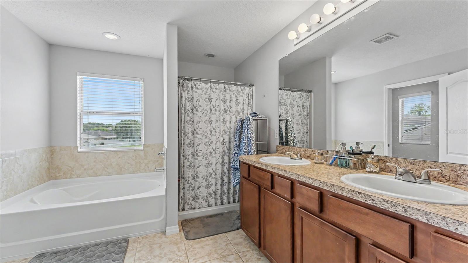 WHISPERING WOODS PH 1 - Residential