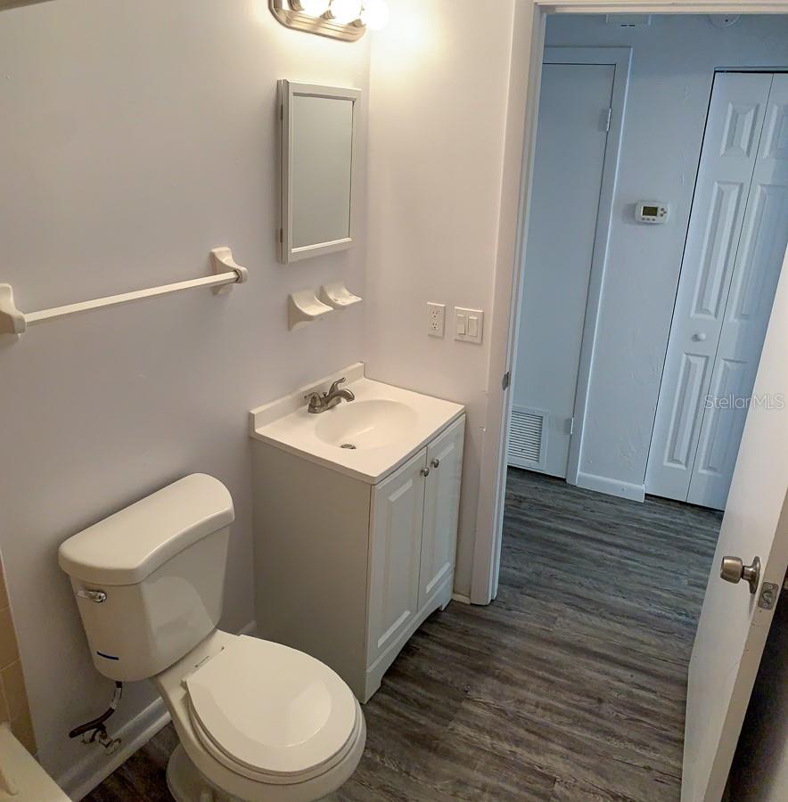 CREEK FOREST - Residential Lease