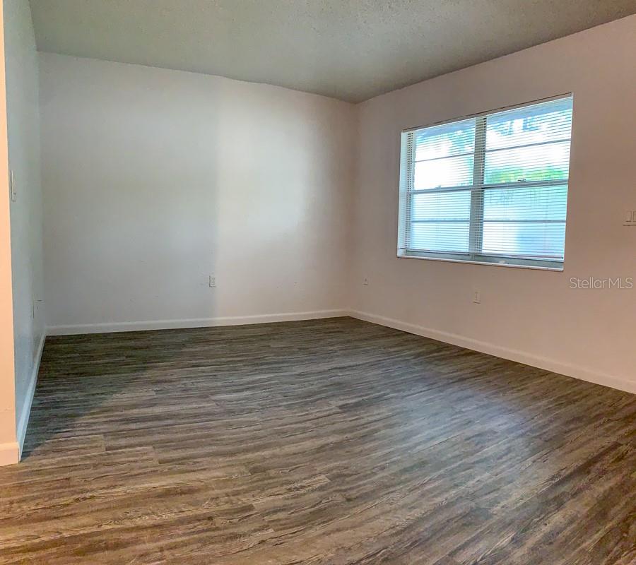 CREEK FOREST - Residential Lease
