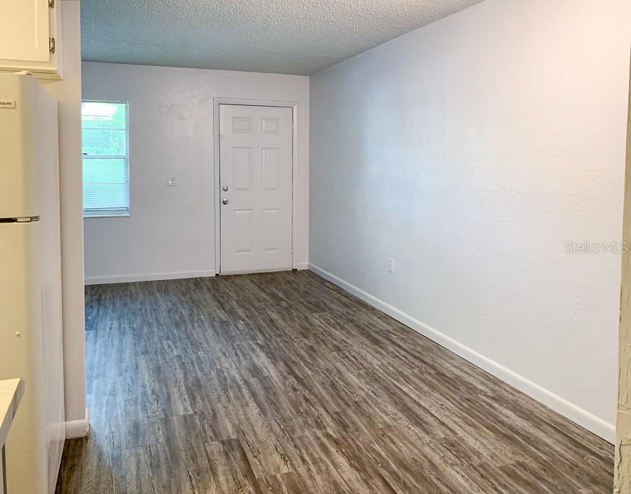 CREEK FOREST - Residential Lease