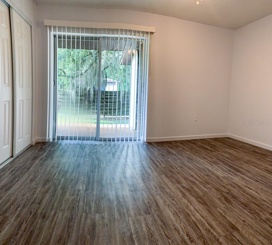 CREEK FOREST - Residential Lease