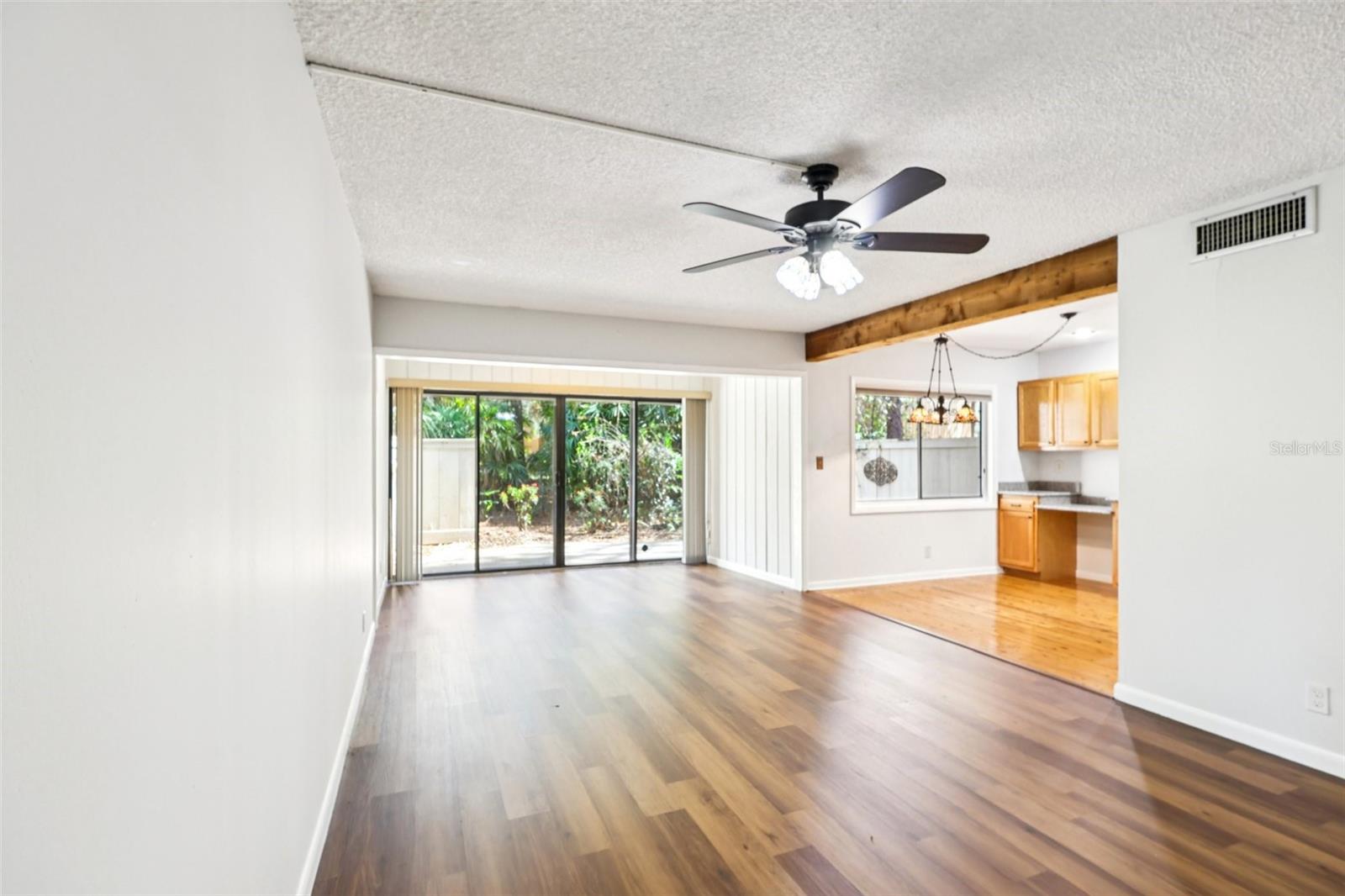 CROWN OAKS - Residential