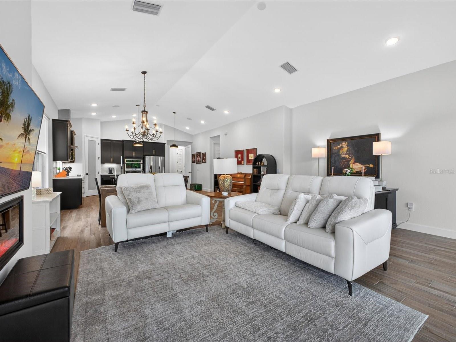 HAMPTON LANDING/PROVIDENCE - Residential