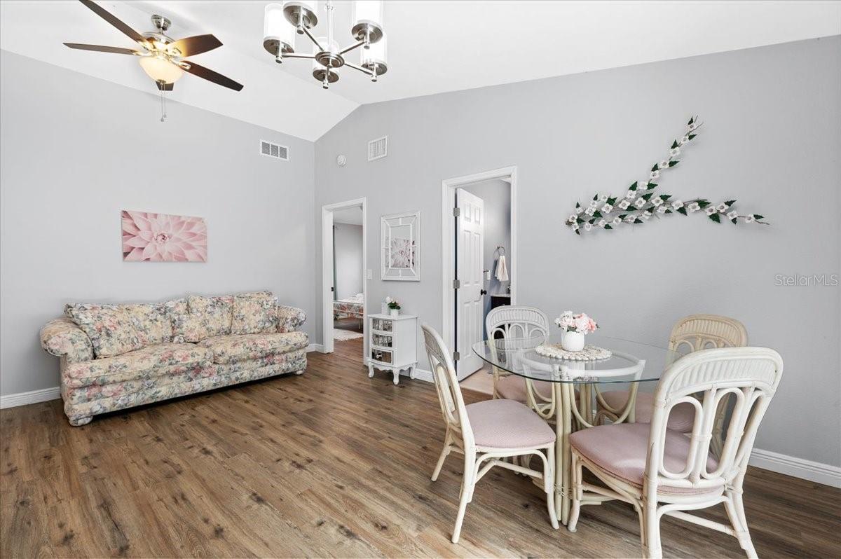 SOUTH VENICE - Residential