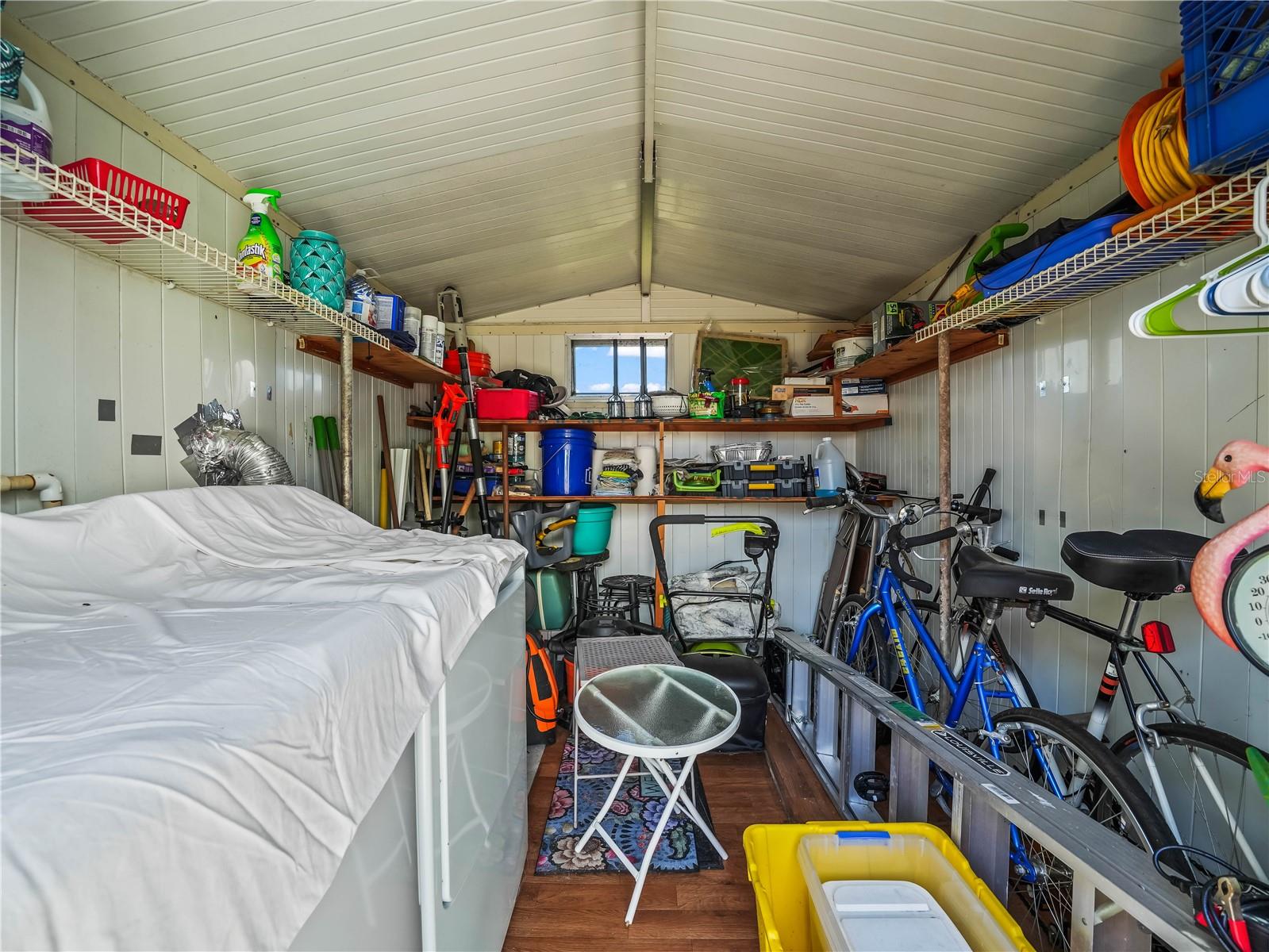 SADDLEBAG LAKE - Residential
