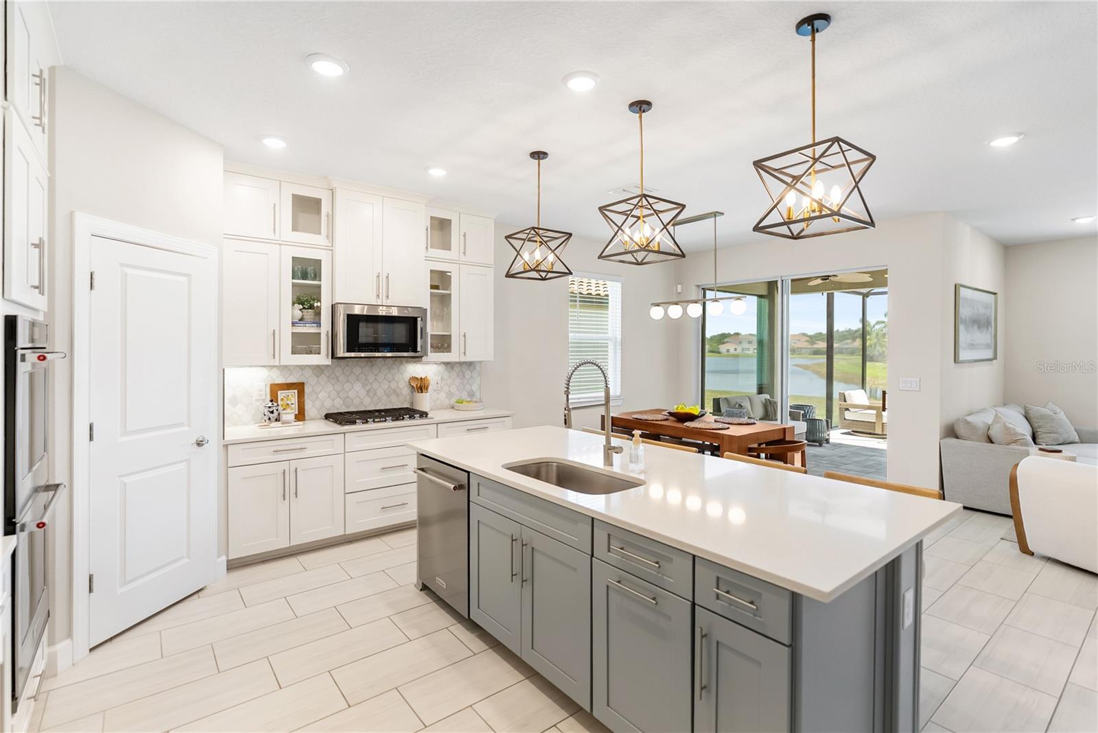 SAVANNA AT LAKEWOOD RANCH PH III 3ABD - Residential