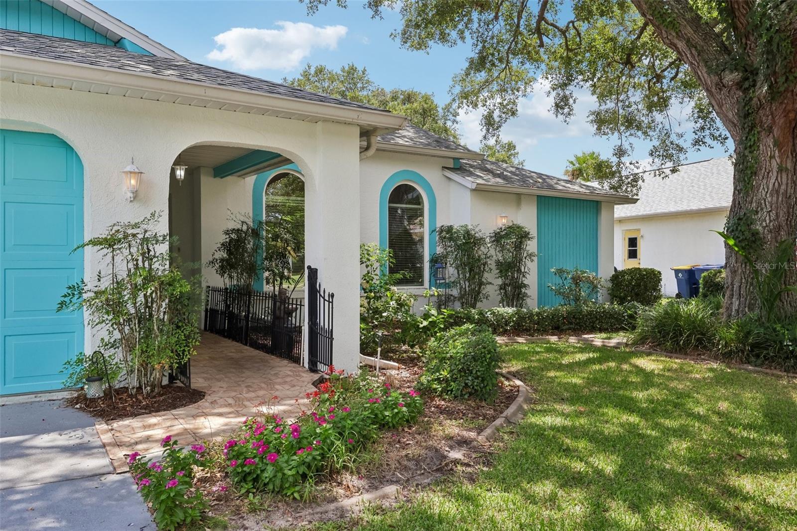 FAIRWAY OAKS - Residential