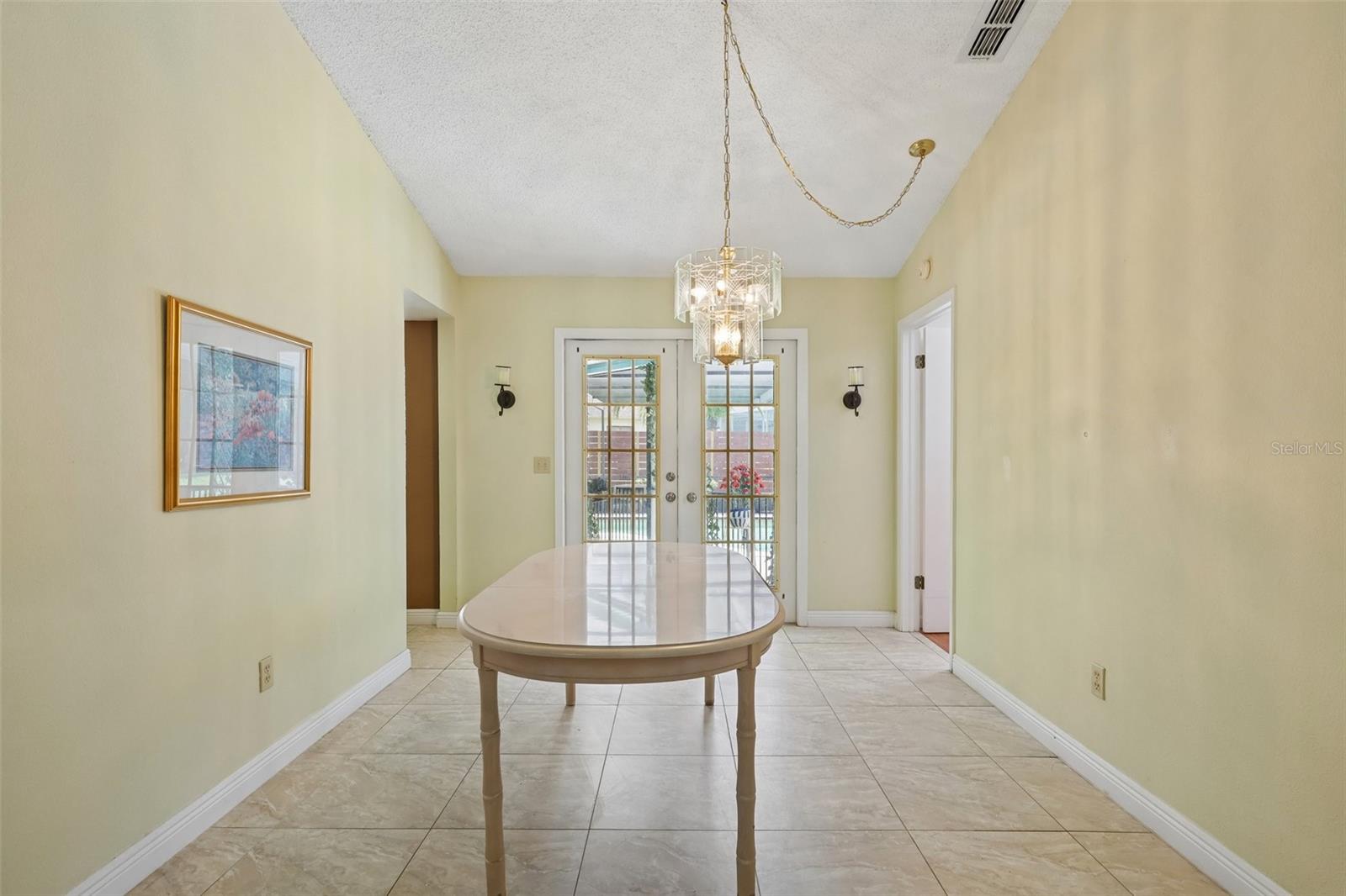 FAIRWAY OAKS - Residential