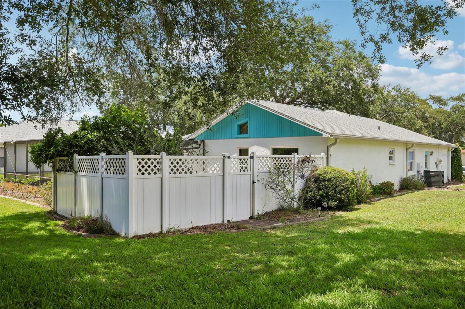FAIRWAY OAKS - Residential