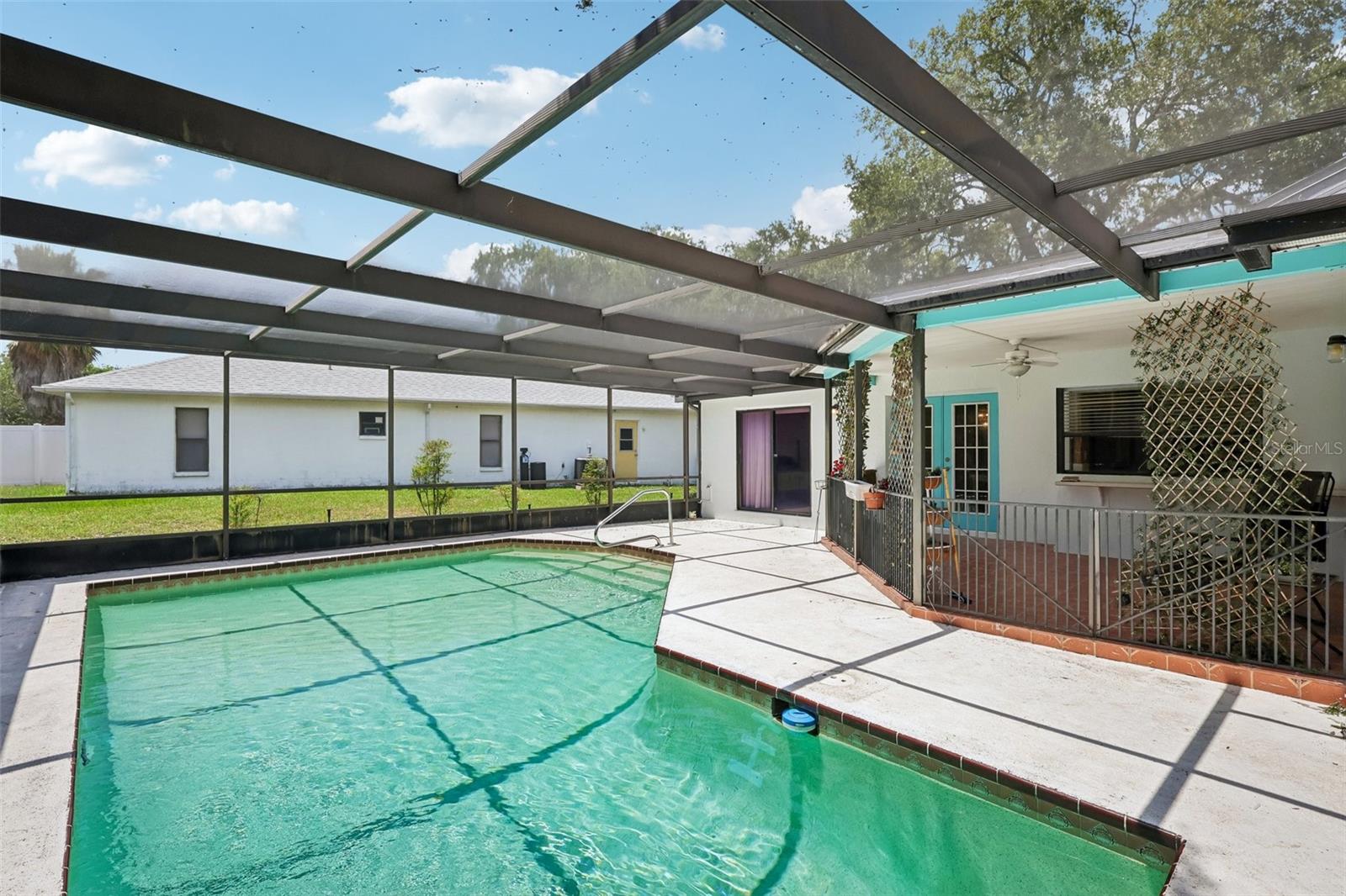 FAIRWAY OAKS - Residential