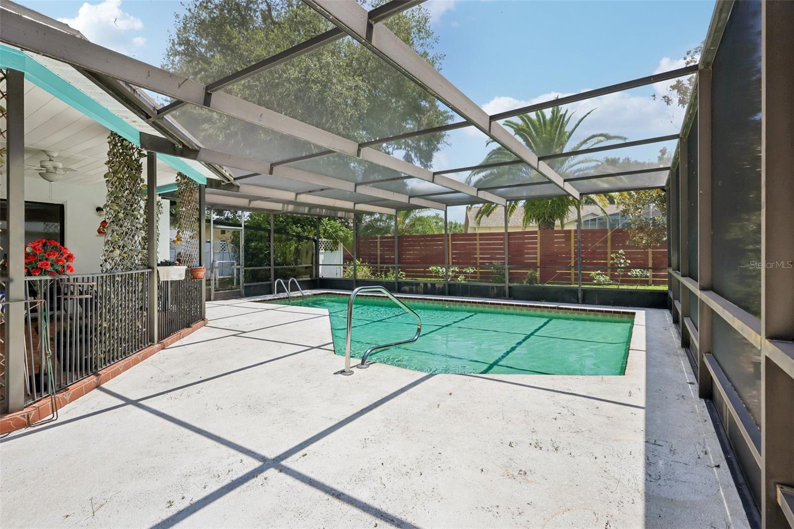 FAIRWAY OAKS - Residential