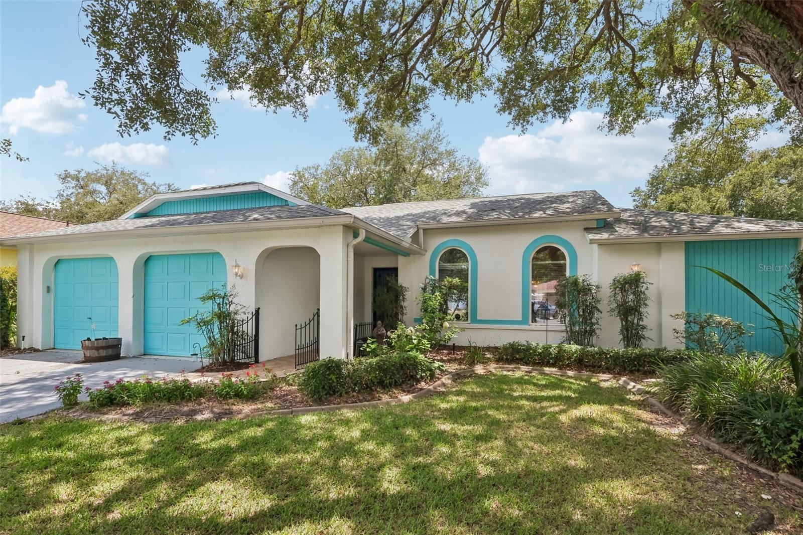 FAIRWAY OAKS - Residential