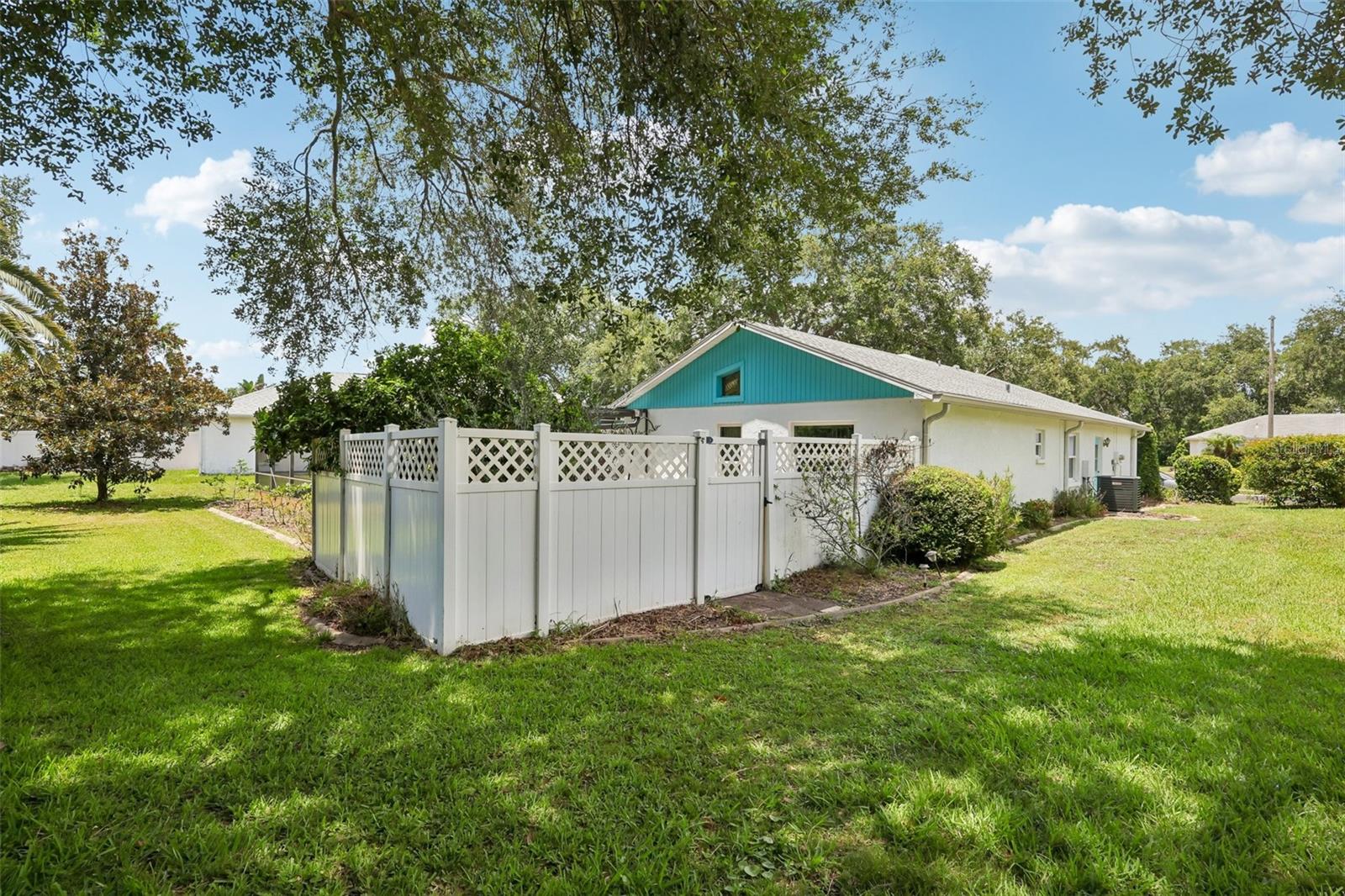 FAIRWAY OAKS - Residential