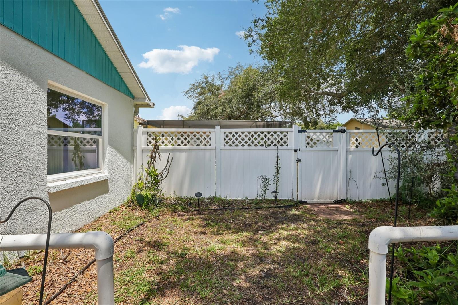 FAIRWAY OAKS - Residential