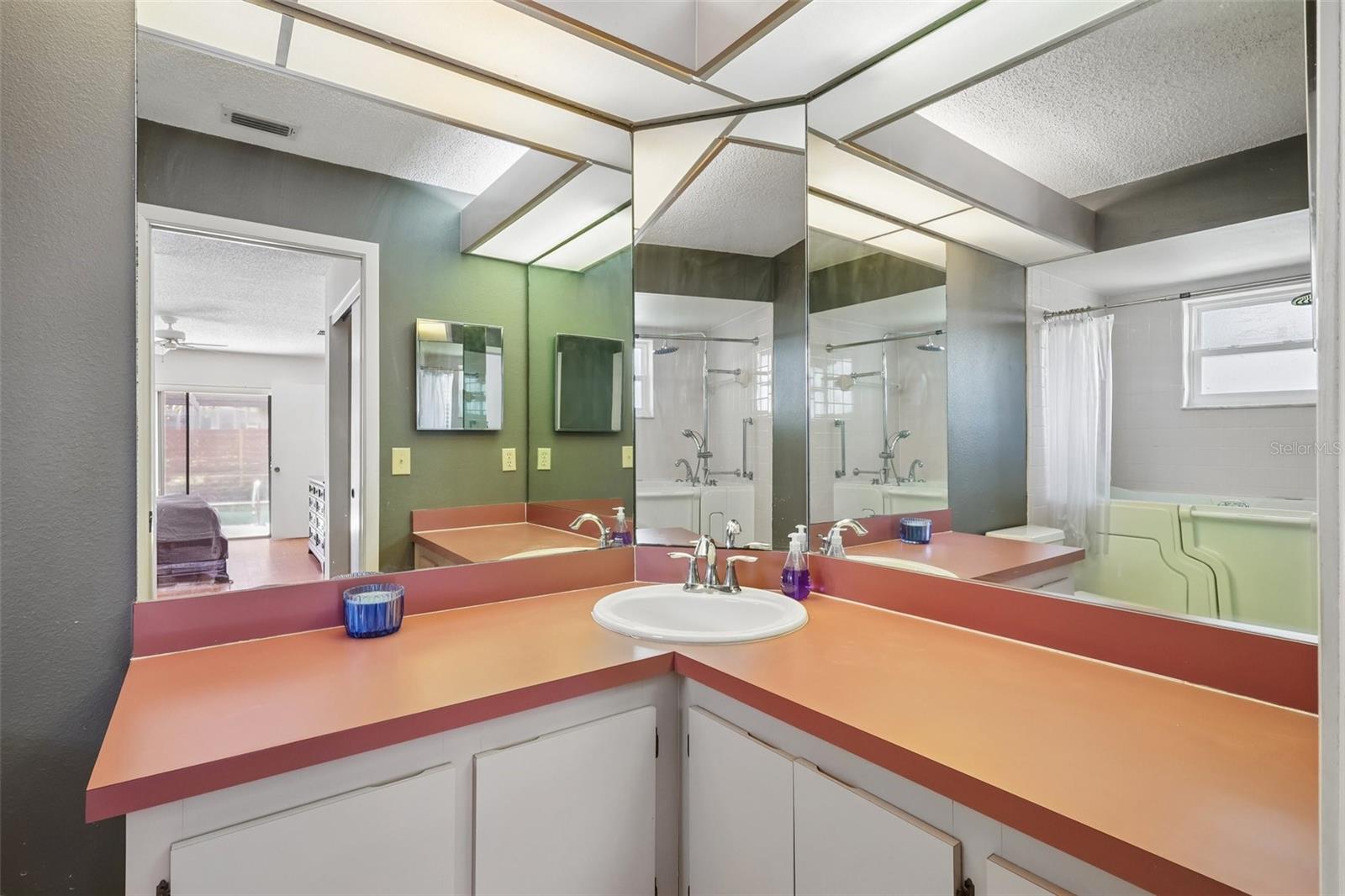 FAIRWAY OAKS - Residential