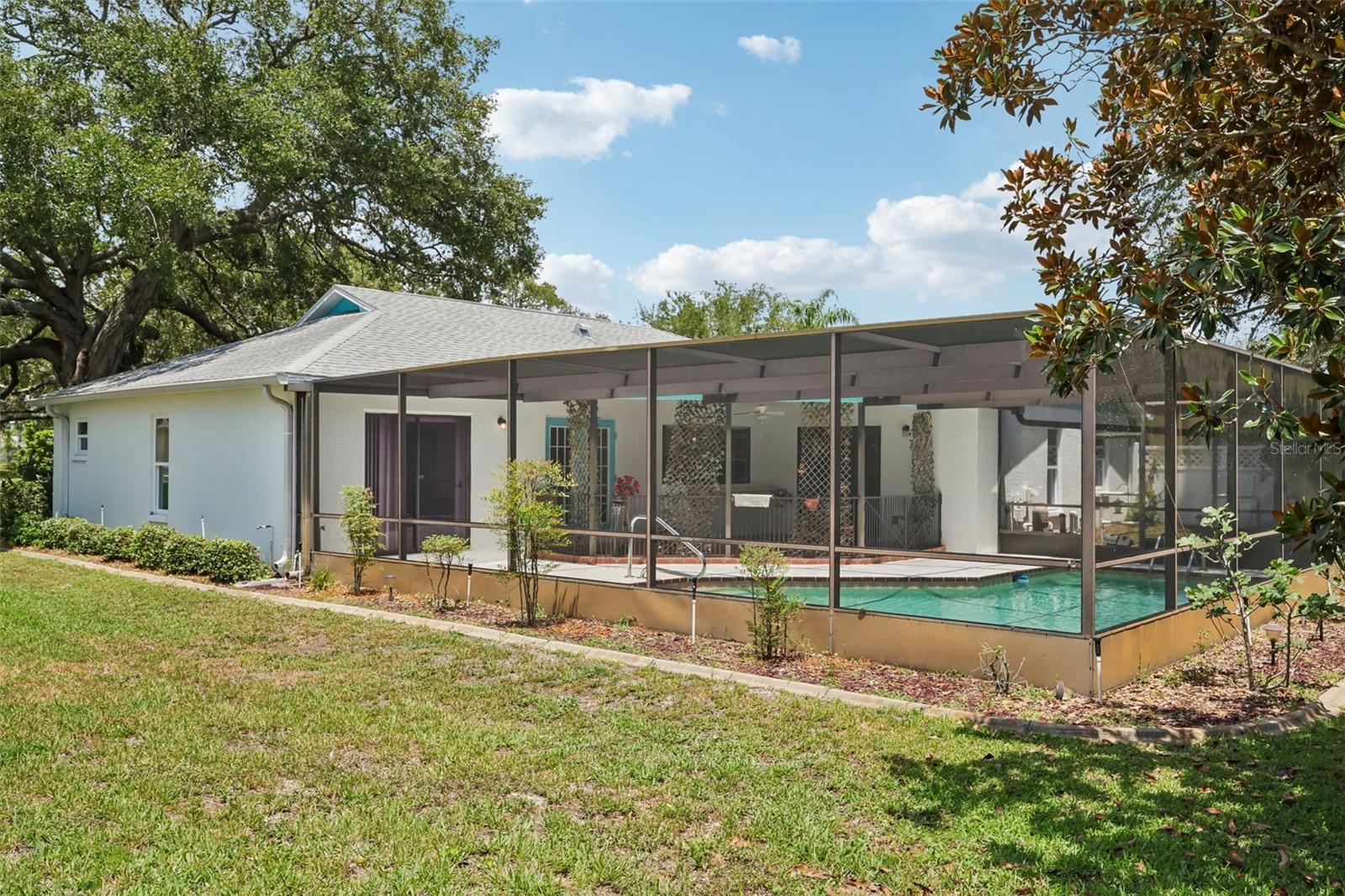FAIRWAY OAKS - Residential