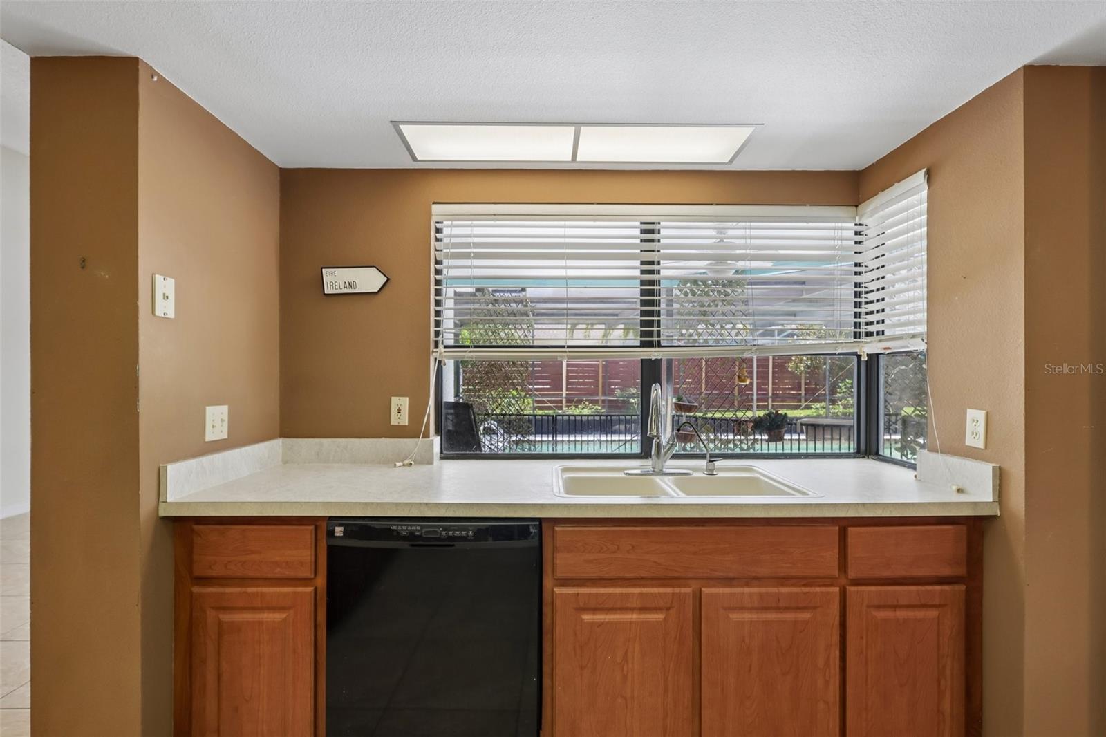 FAIRWAY OAKS - Residential
