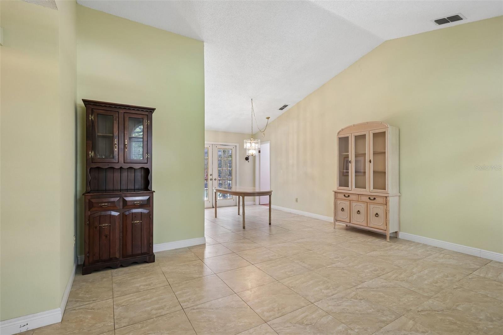FAIRWAY OAKS - Residential