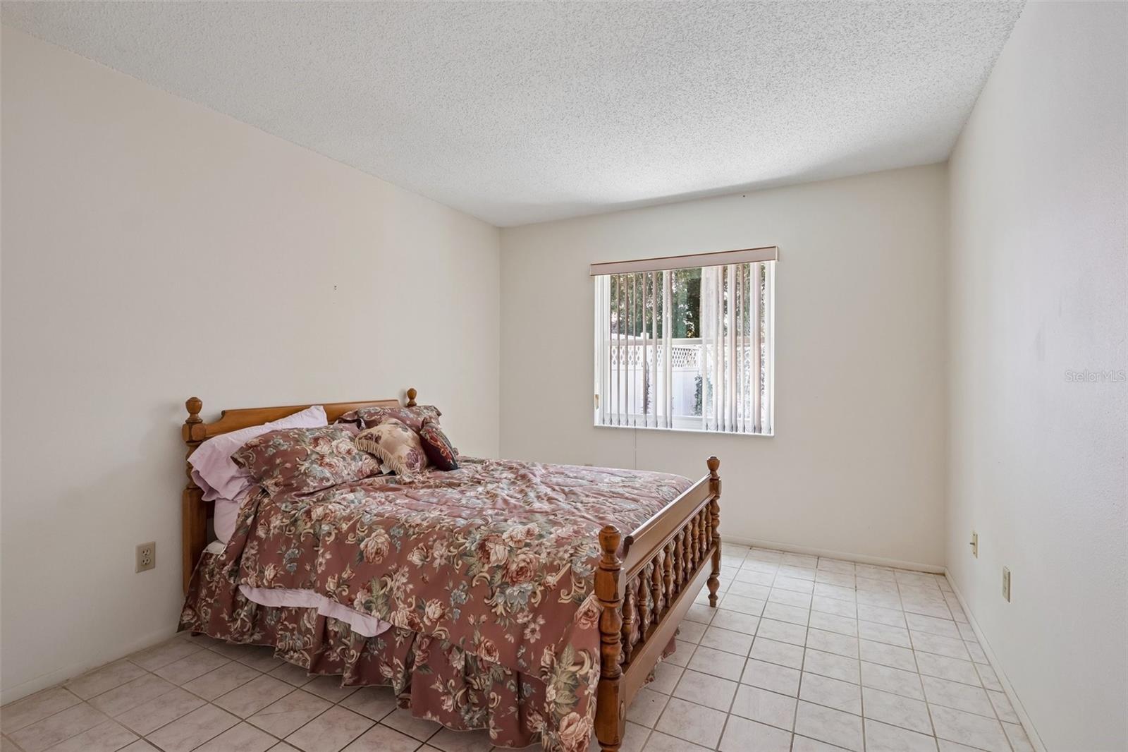 FAIRWAY OAKS - Residential