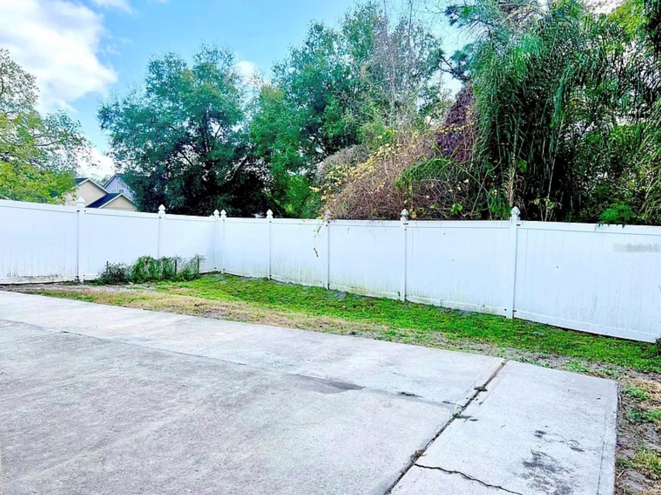 LAKE PICKETT MANOR - Residential Lease
