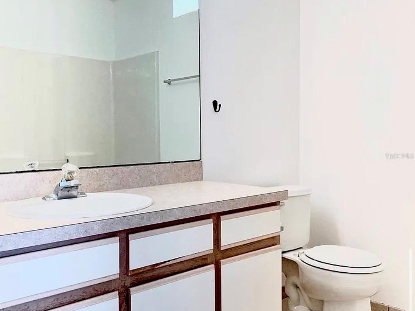 LAKE PICKETT MANOR - Residential Lease