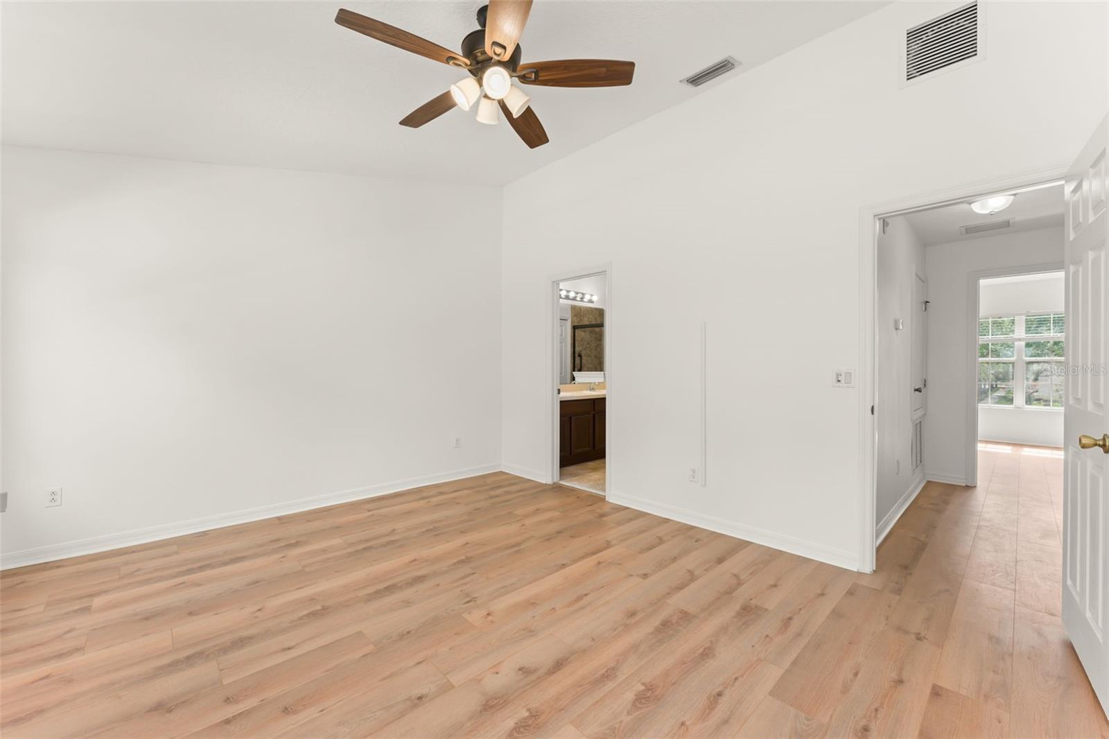 LAKES OF WINDERMERE - LAKE REAMS TOWNHOMES - Residential