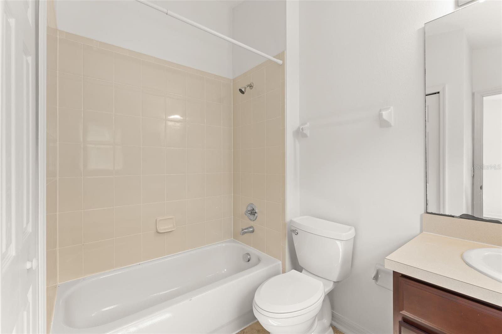 LAKES OF WINDERMERE - LAKE REAMS TOWNHOMES - Residential