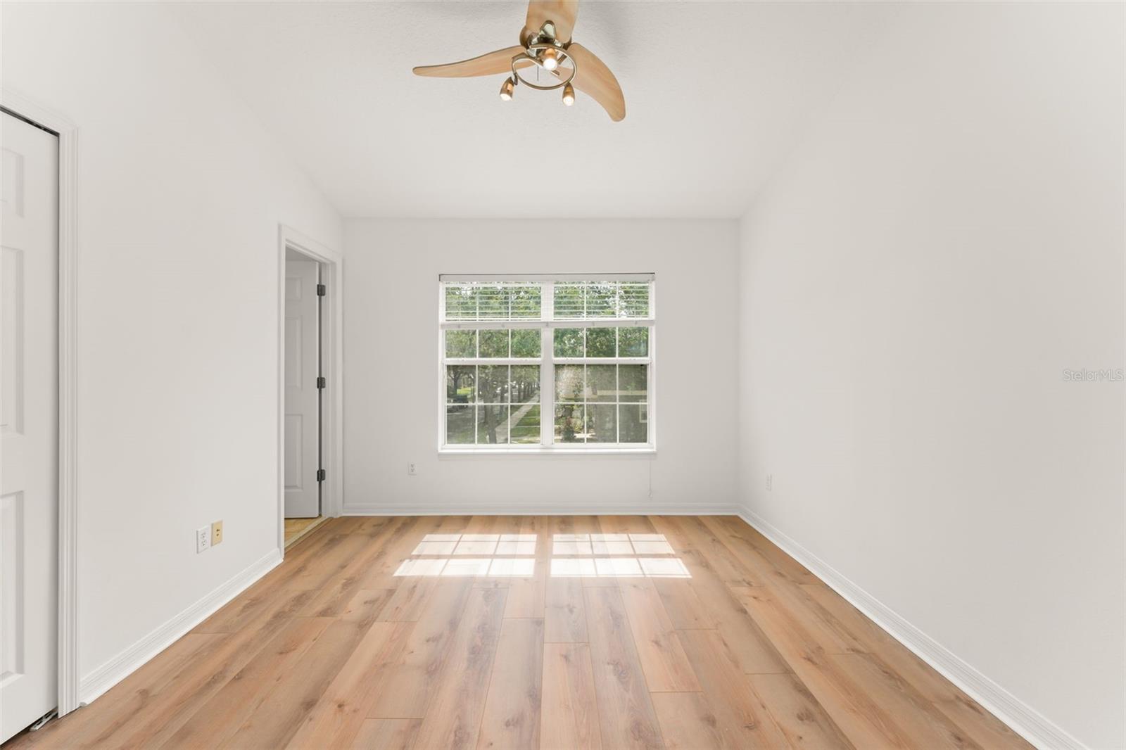 LAKES OF WINDERMERE - LAKE REAMS TOWNHOMES - Residential