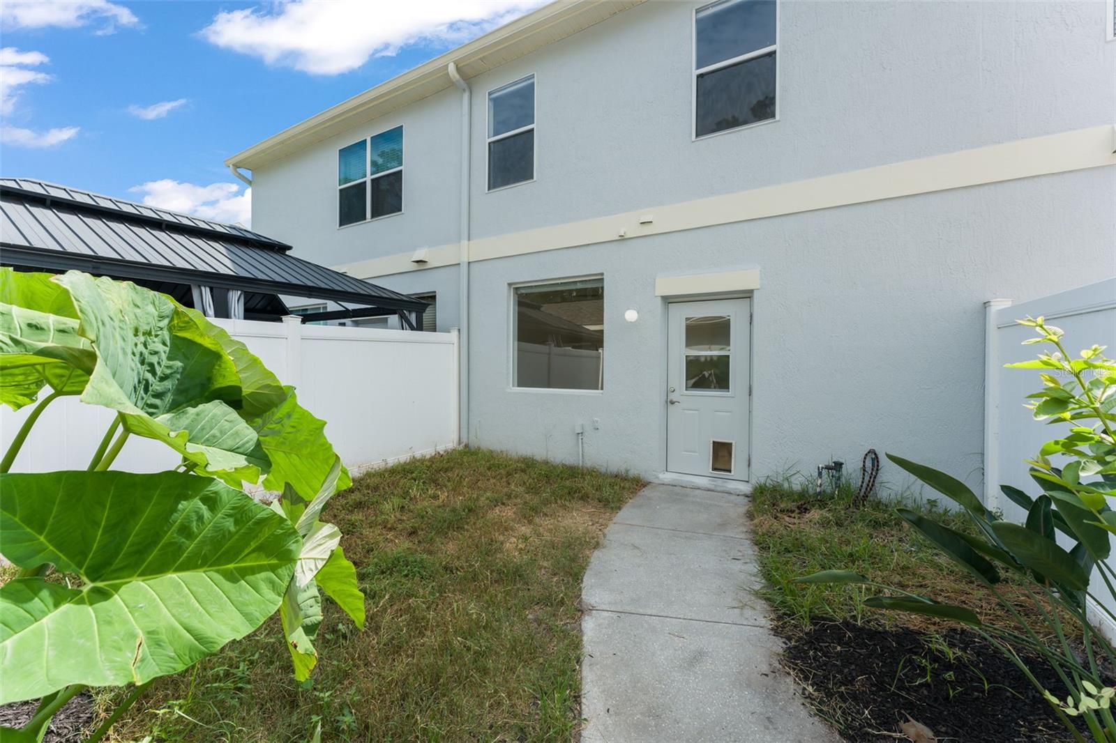 LAKES OF WINDERMERE - LAKE REAMS TOWNHOMES - Residential