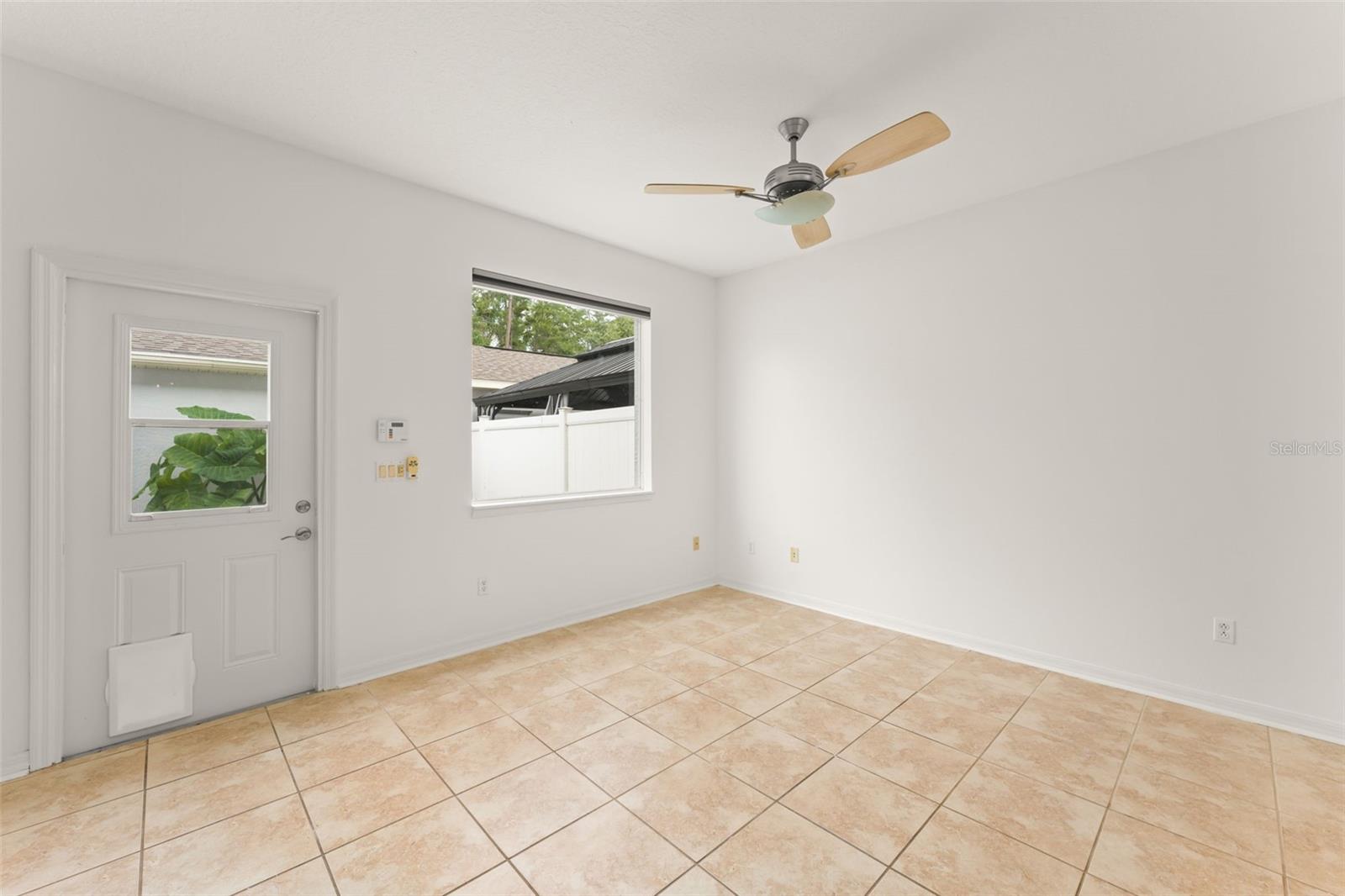 LAKES OF WINDERMERE - LAKE REAMS TOWNHOMES - Residential