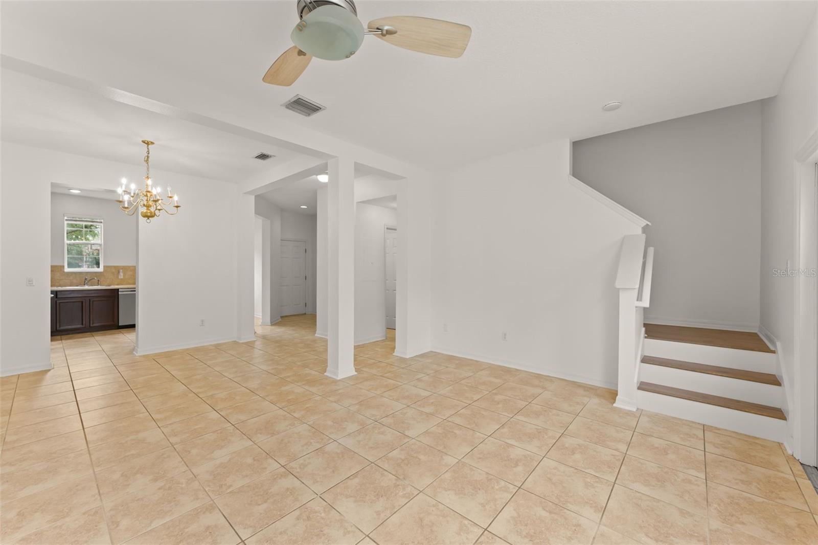 LAKES OF WINDERMERE - LAKE REAMS TOWNHOMES - Residential