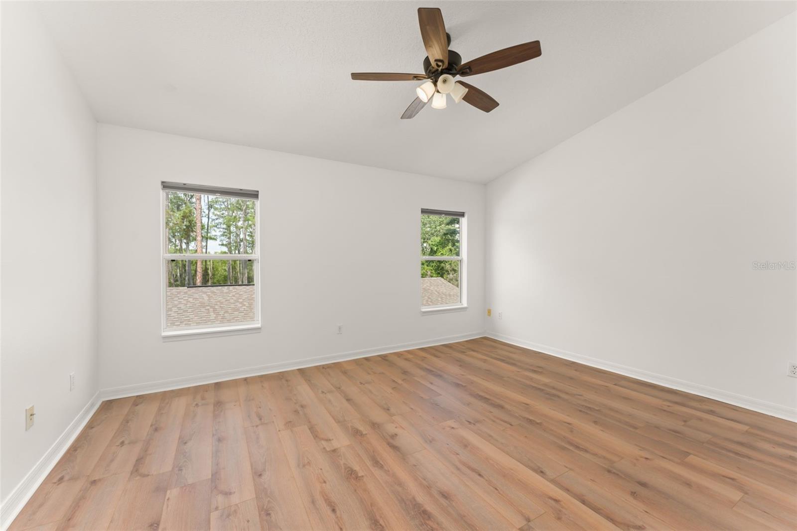 LAKES OF WINDERMERE - LAKE REAMS TOWNHOMES - Residential