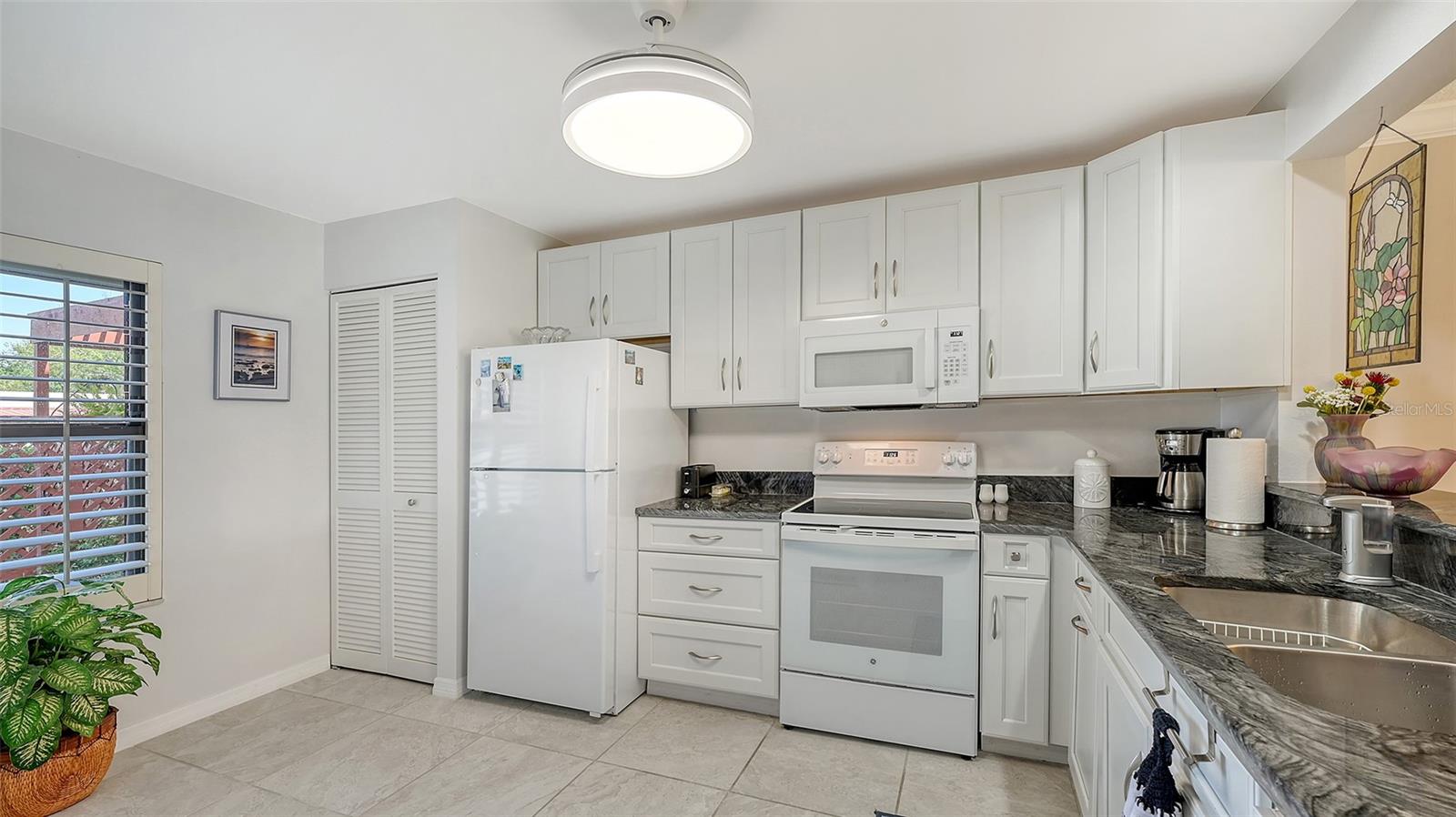 SPRING LAKES II - Residential