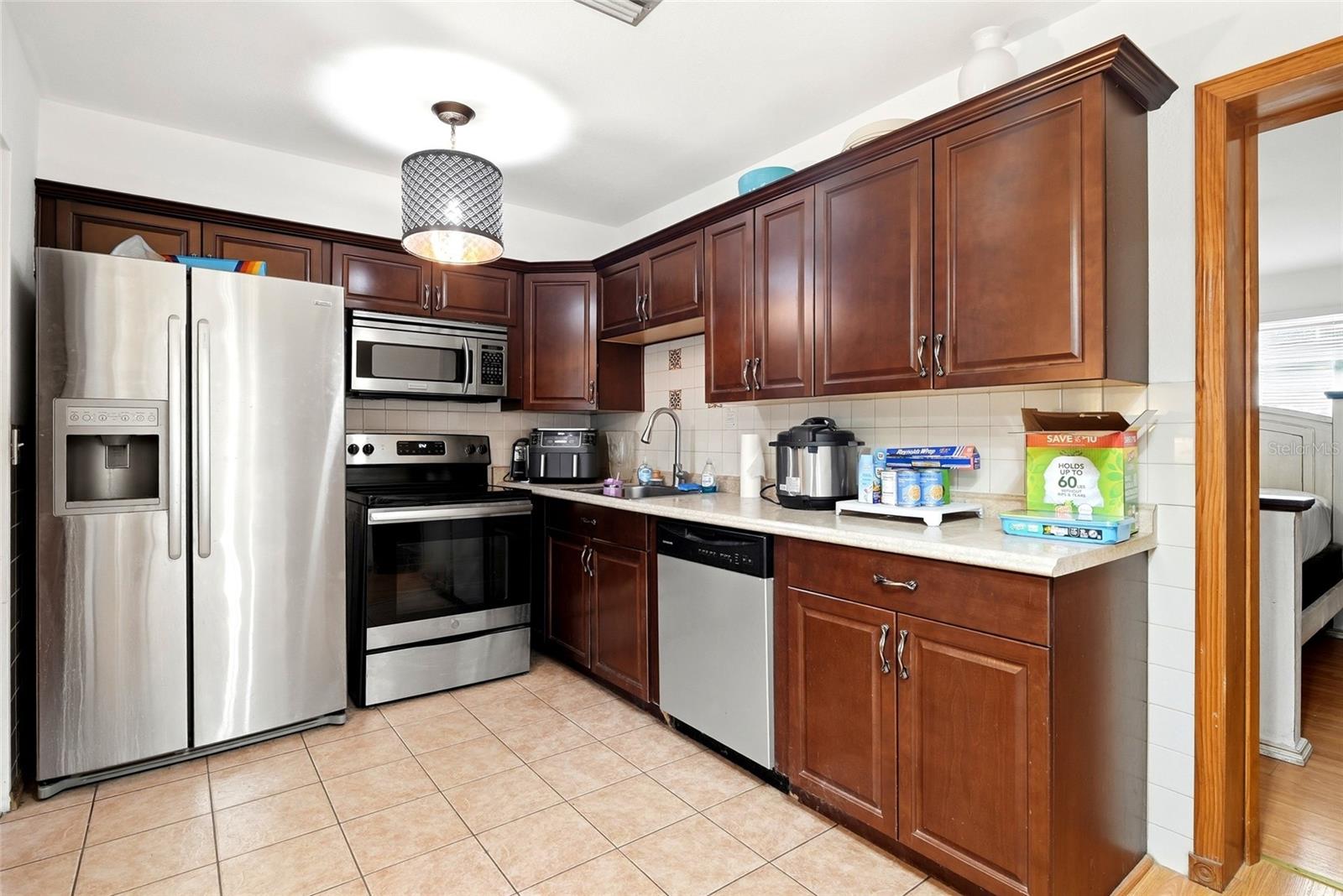 GLENSIDE SUB - Residential Income