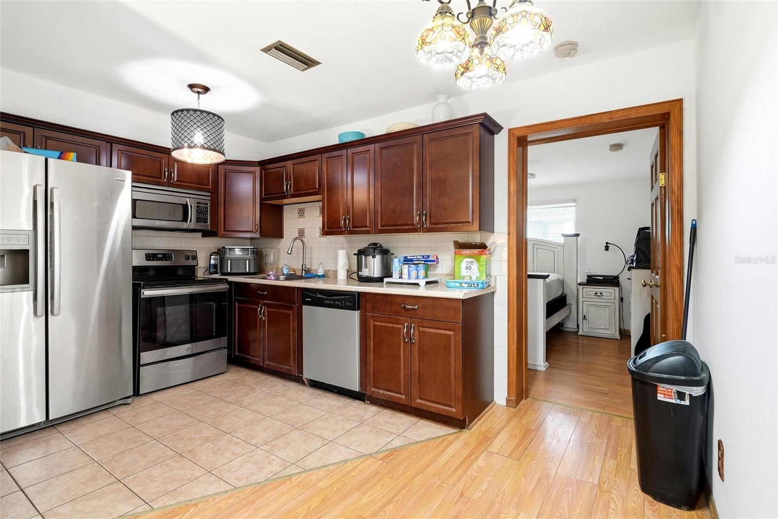 GLENSIDE SUB - Residential Income