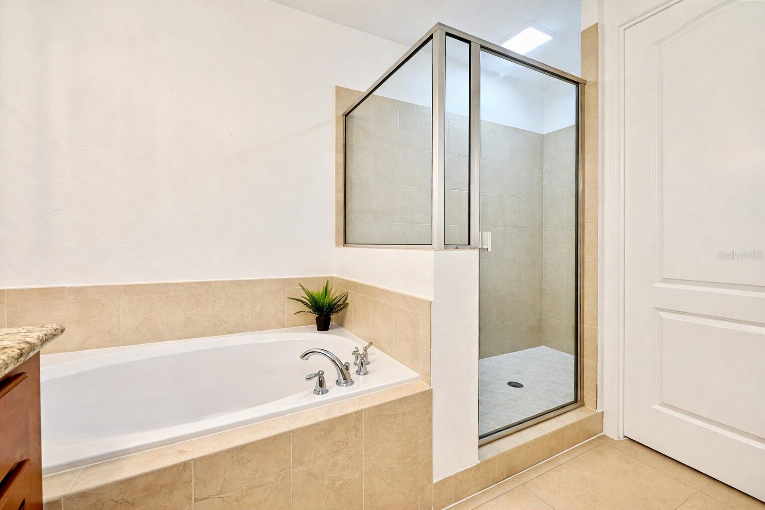 EAGLE CRK PH 1 VILLAGE D - Residential Lease