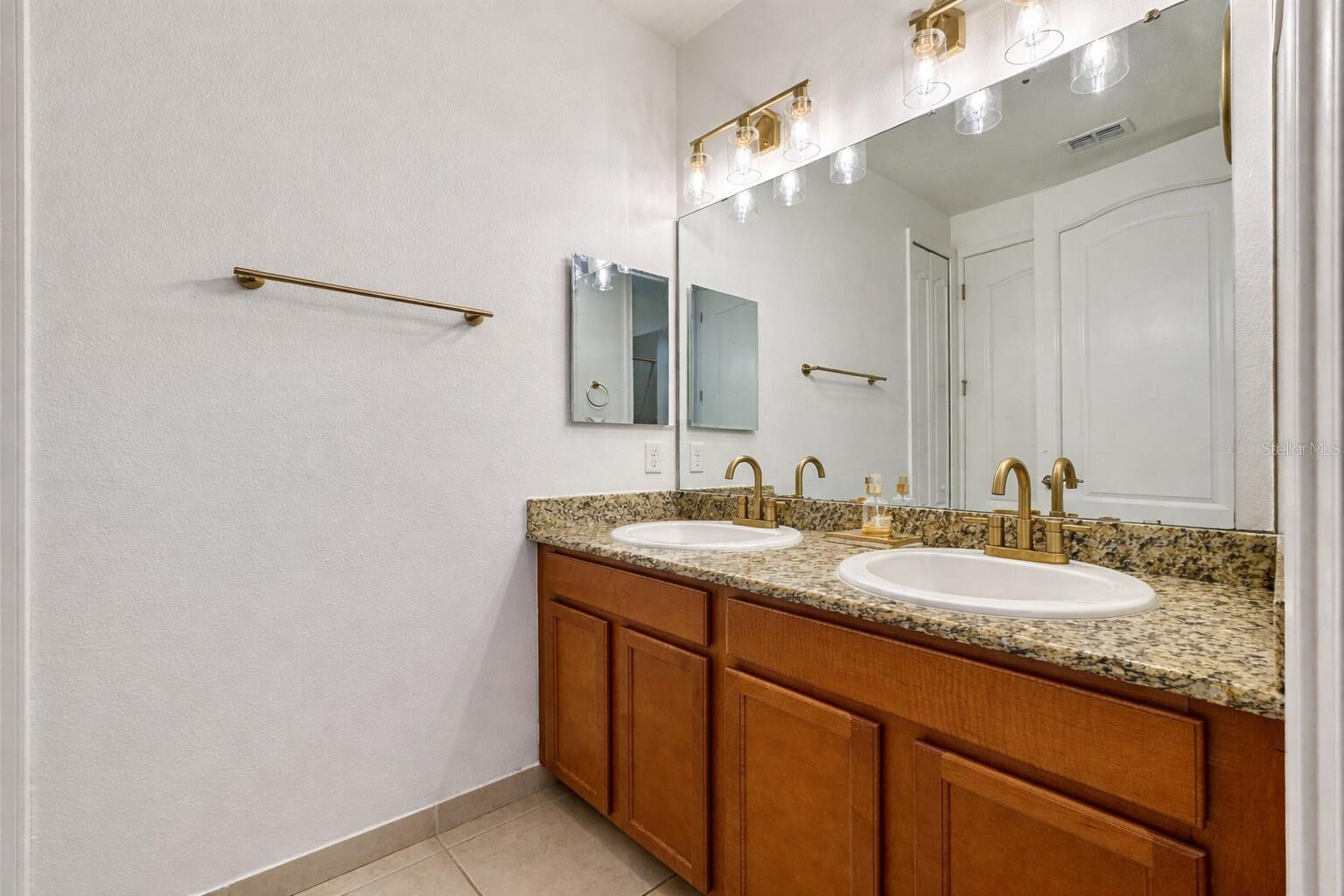 EAGLE CRK PH 1 VILLAGE D - Residential Lease
