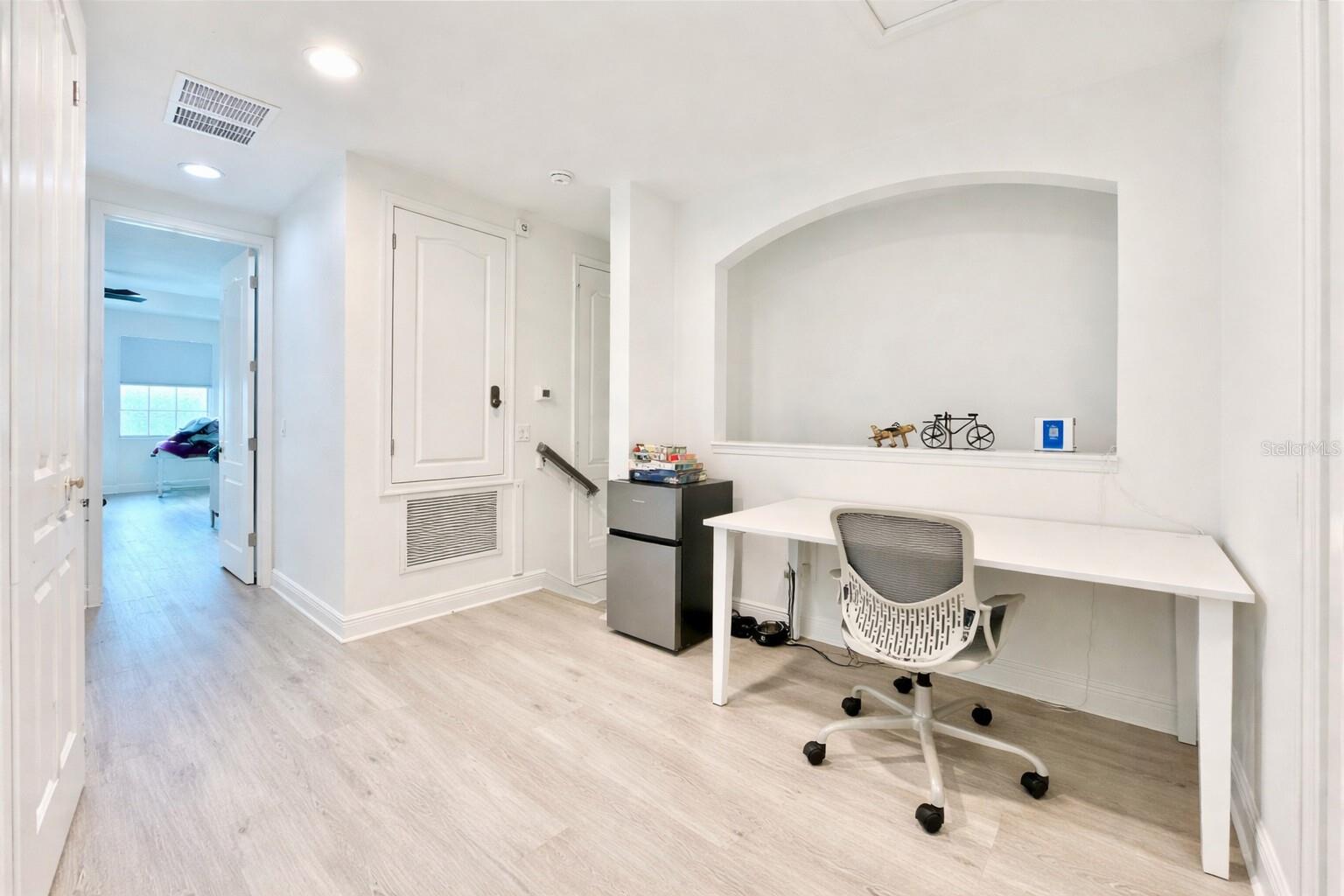 EAGLE CRK PH 1 VILLAGE D - Residential Lease