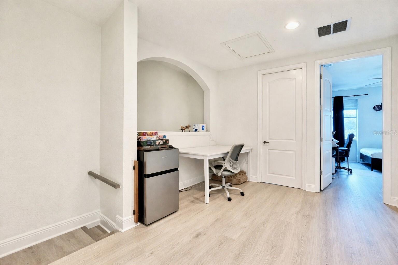 EAGLE CRK PH 1 VILLAGE D - Residential Lease