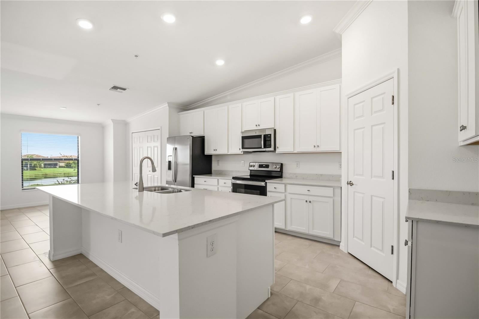 VERANDA VI AT LAKEWOOD NATIONAL PH III - Residential