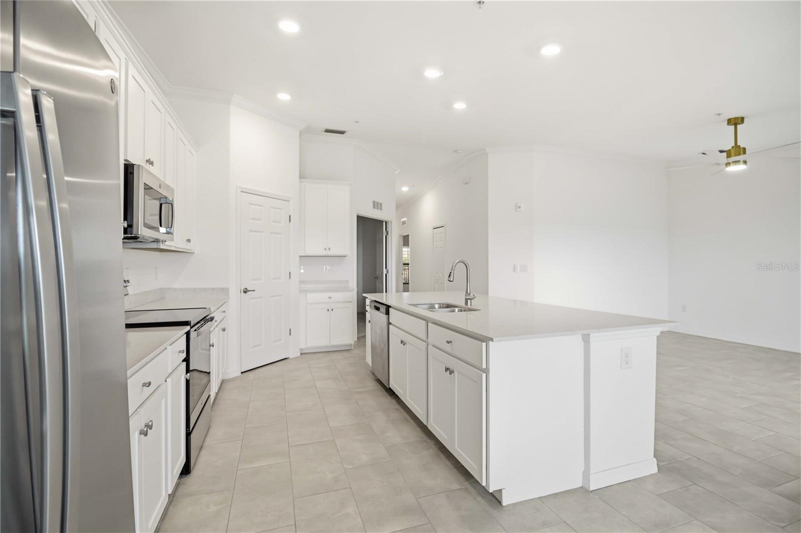 VERANDA VI AT LAKEWOOD NATIONAL PH III - Residential