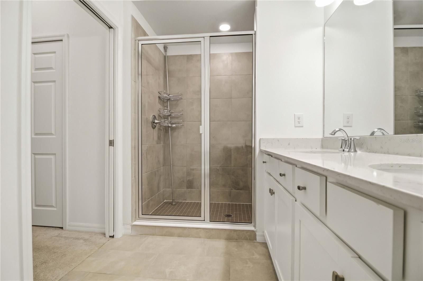 VERANDA VI AT LAKEWOOD NATIONAL PH III - Residential